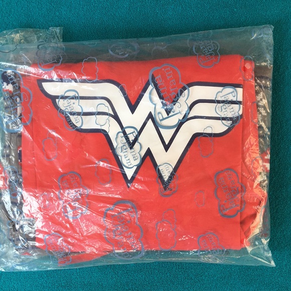 Wonder Woman Pajamas - Picture 4 of 7